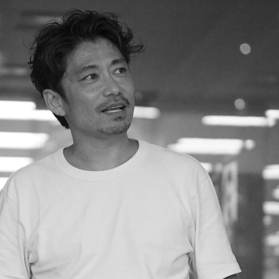 屬 健太郎